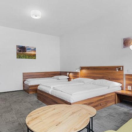 Penzion Na Namesti Dvůr Králové nad Labem Екстериор снимка