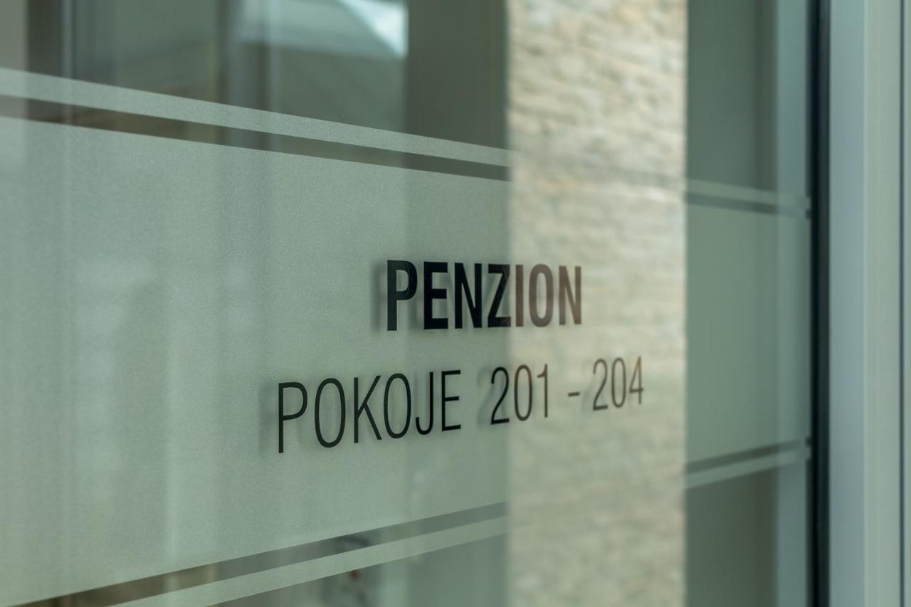 Penzion Na Namesti Dvůr Králové nad Labem Екстериор снимка